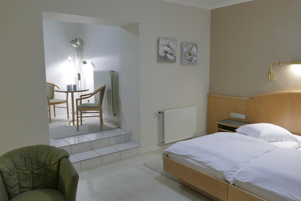 Hotel Re'Ser Stuff Roeser Luaran gambar