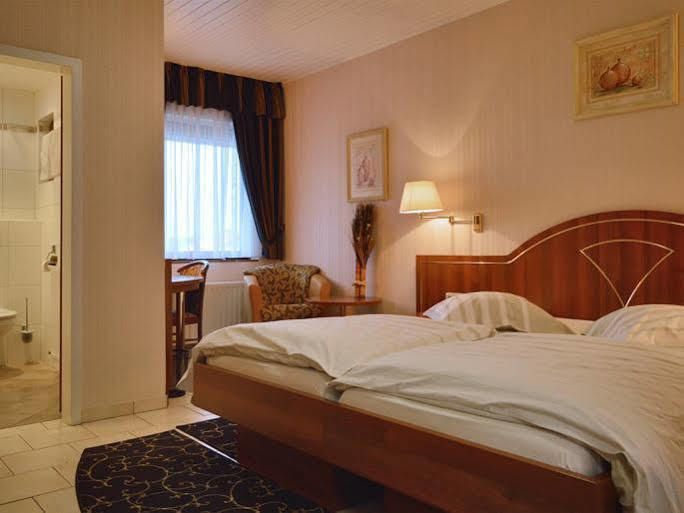 Hotel Re'Ser Stuff Roeser Luaran gambar