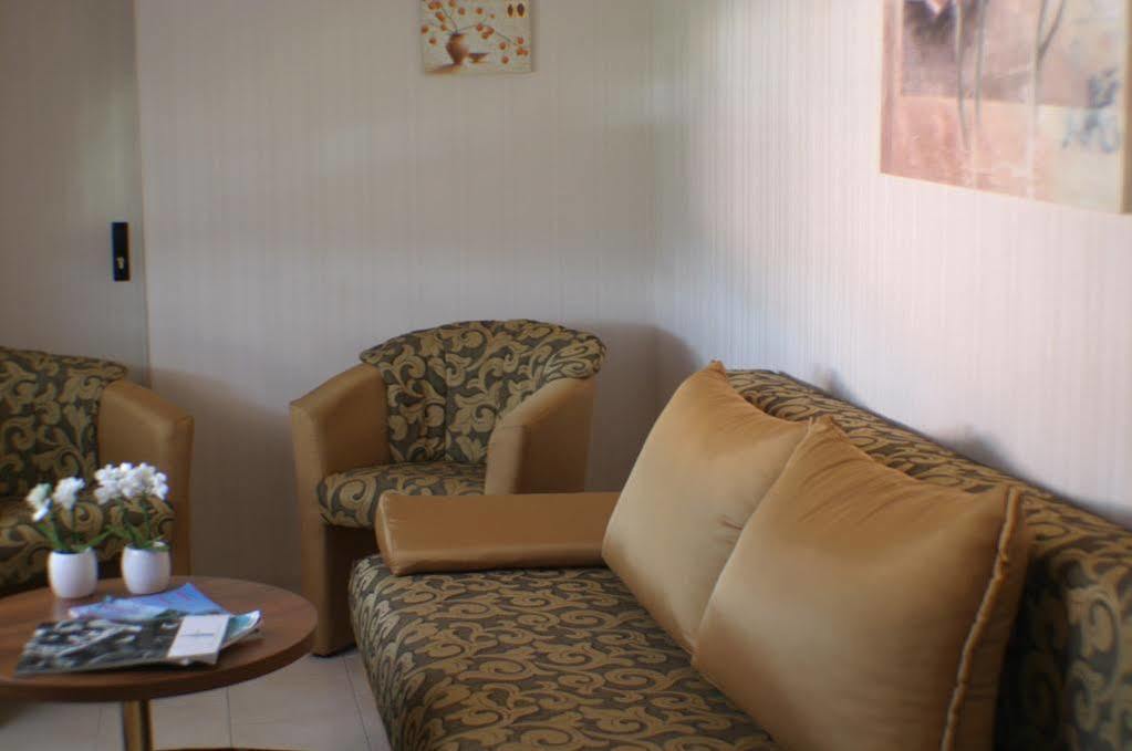 Hotel Re'Ser Stuff Roeser Luaran gambar