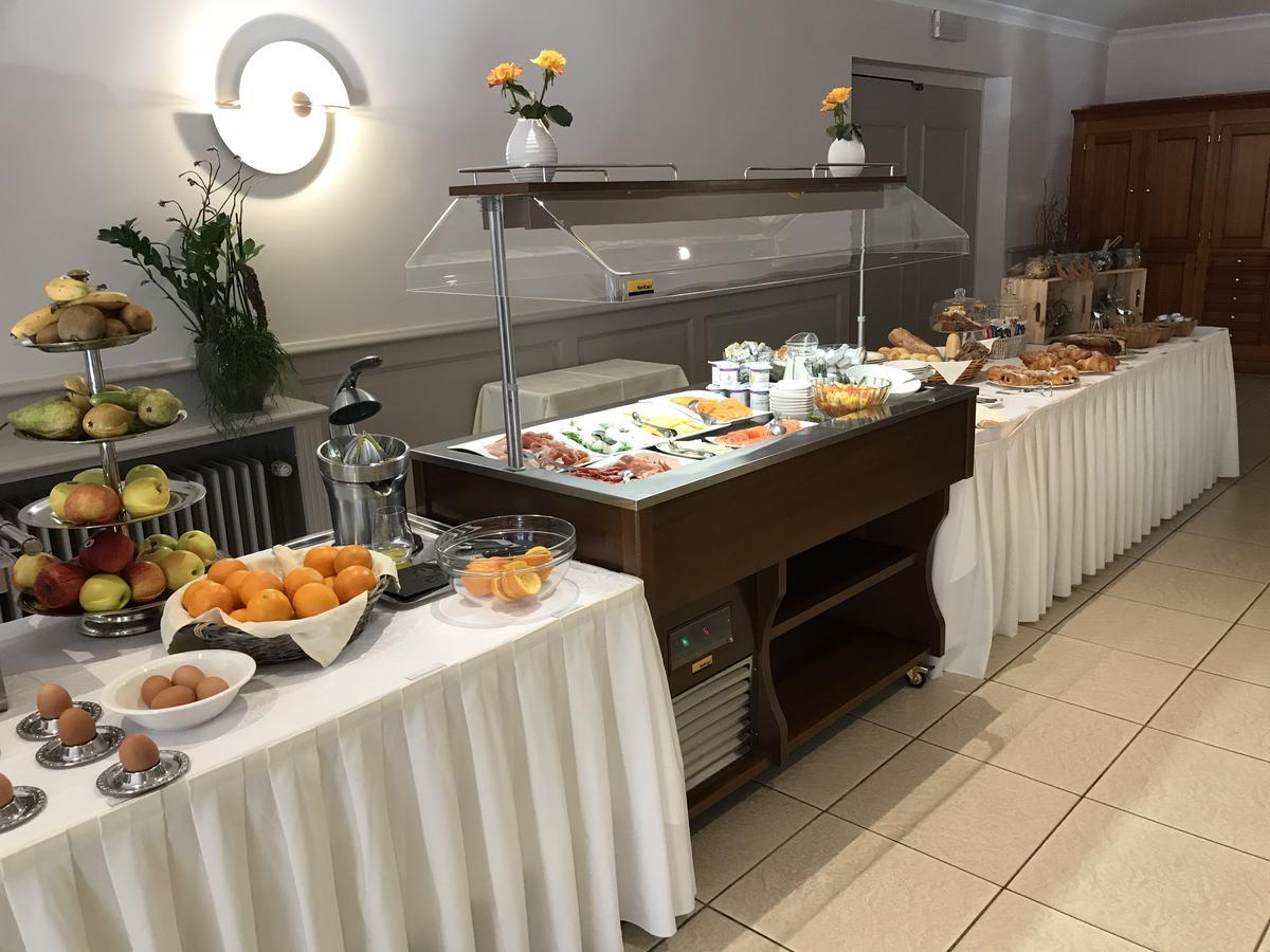 Hotel Re'Ser Stuff Roeser Luaran gambar
